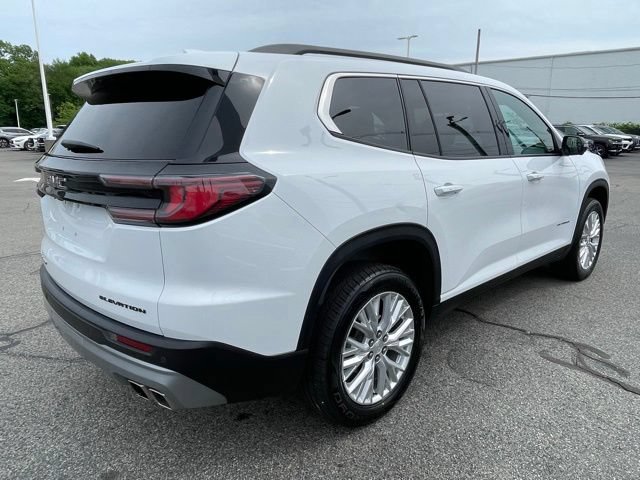 Used 2024 GMC Acadia Elevation w/ Luxury Package AWD/4WD image 3