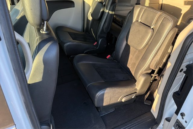 Used 2018 Dodge Grand Caravan SXT FWD image 10