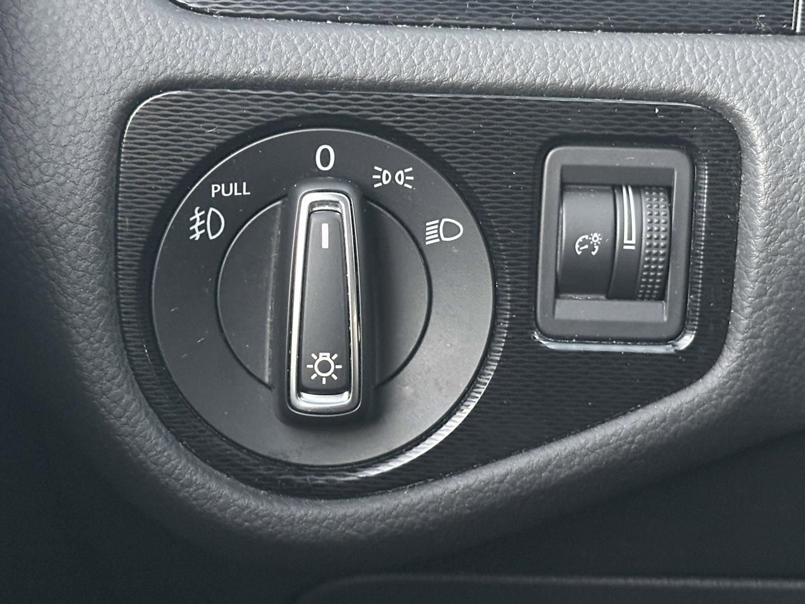 Used 2016 Volkswagen GTI S image 24