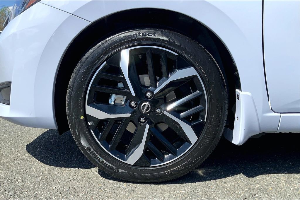 New 2025 Nissan Versa SR w/ Trunk Package image 12