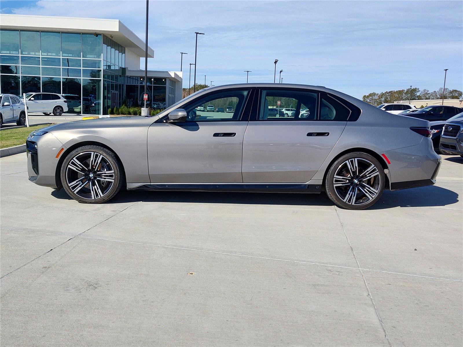 Certified 2023 BMW 740i w/ Executive Package image 3