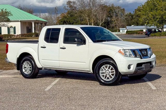 Used 2019 Nissan Frontier SV image 1