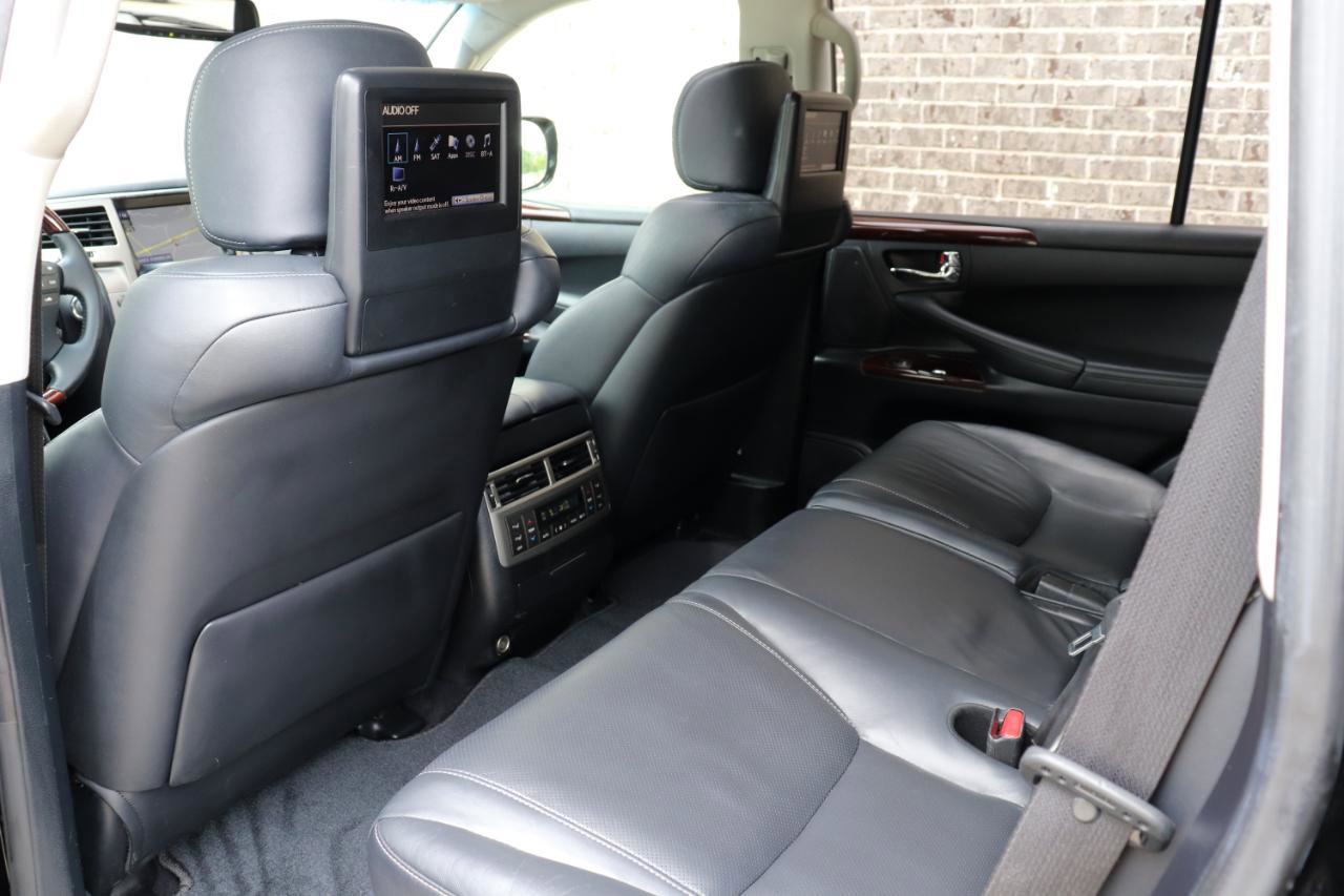 Used 2015 Lexus LX 570 4WD image 50