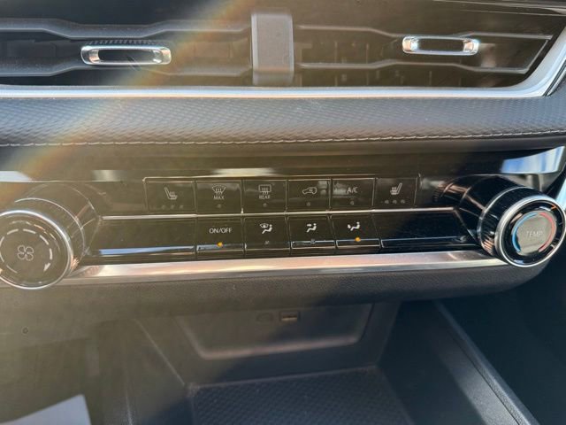 Used 2025 Chevrolet Equinox LT w/ Safety and Technology Package image 21