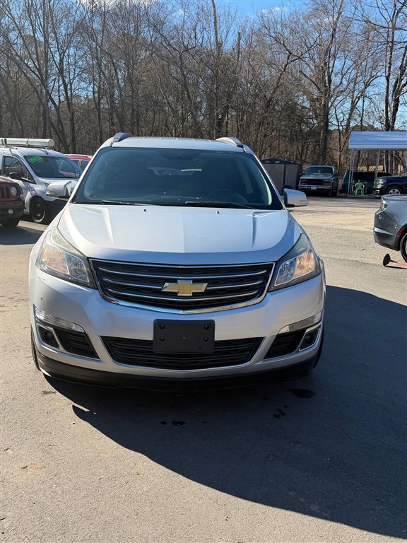 Used 2015 Chevrolet Traverse LT image 3