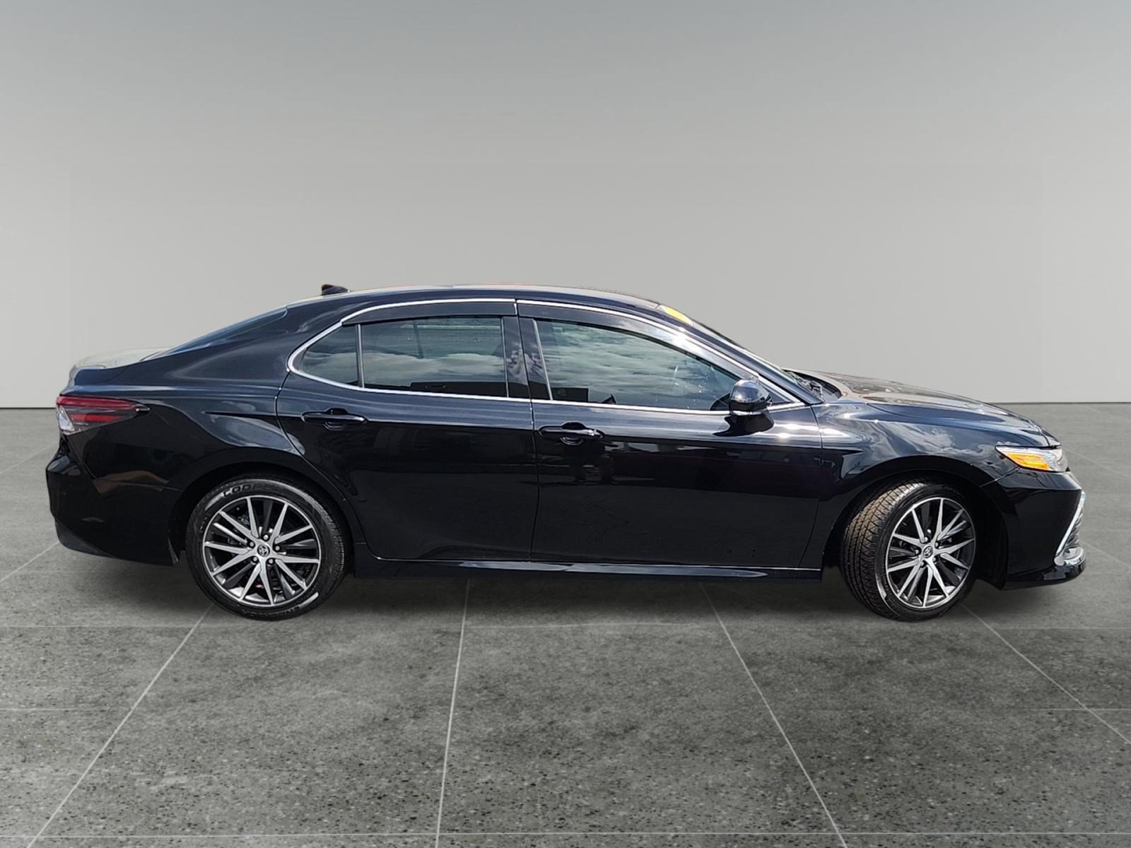 Certified 2022 Toyota Camry XLE FWD image 8