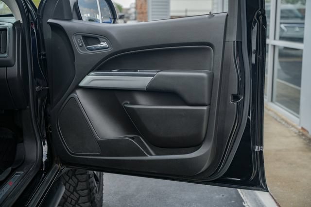 Used 2018 Chevrolet Colorado ZR2 w/ ZR2 Midnight Special Edition AWD/4WD image 35