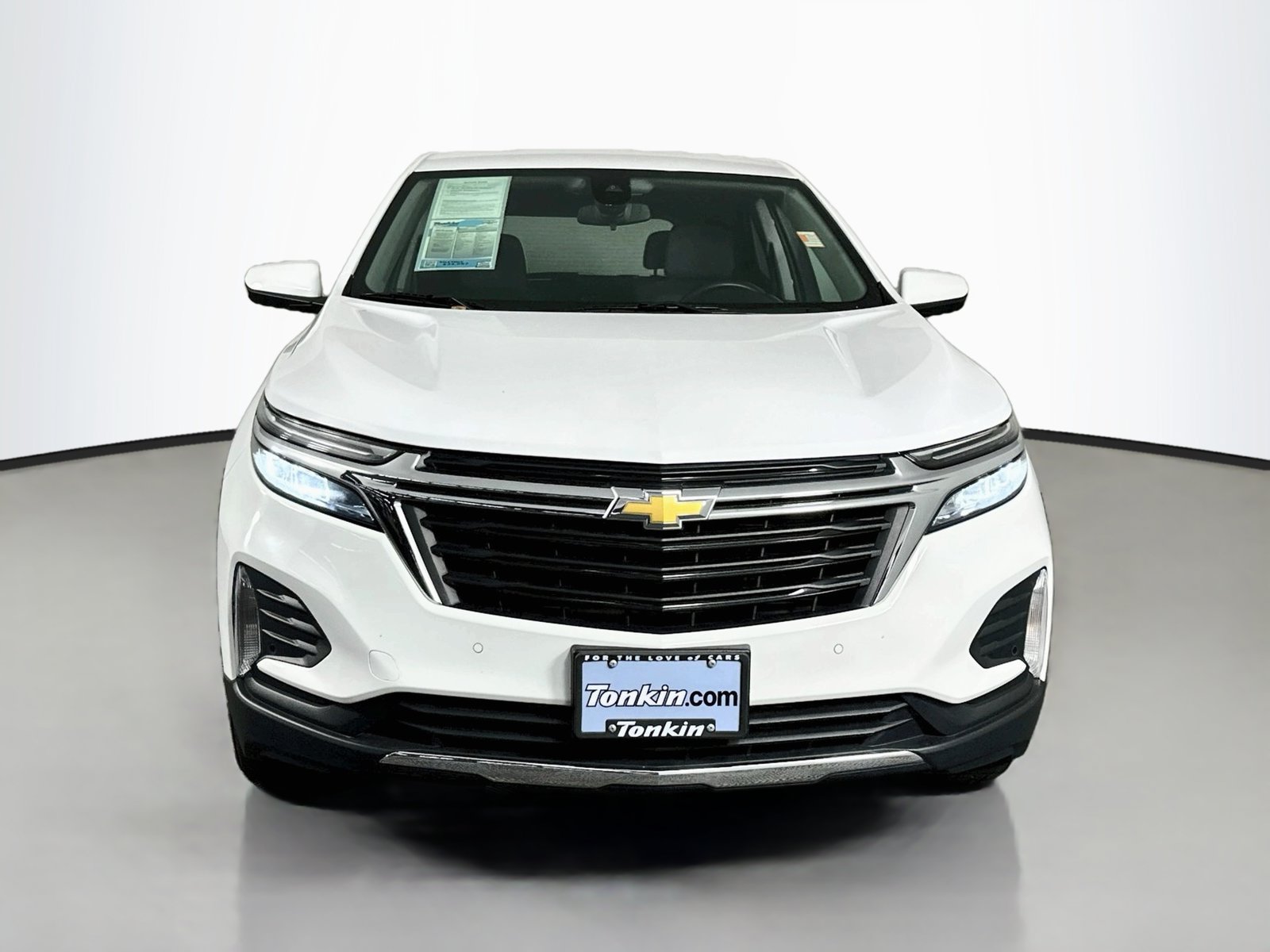 Used 2024 Chevrolet Equinox LT AWD/4WD image 2