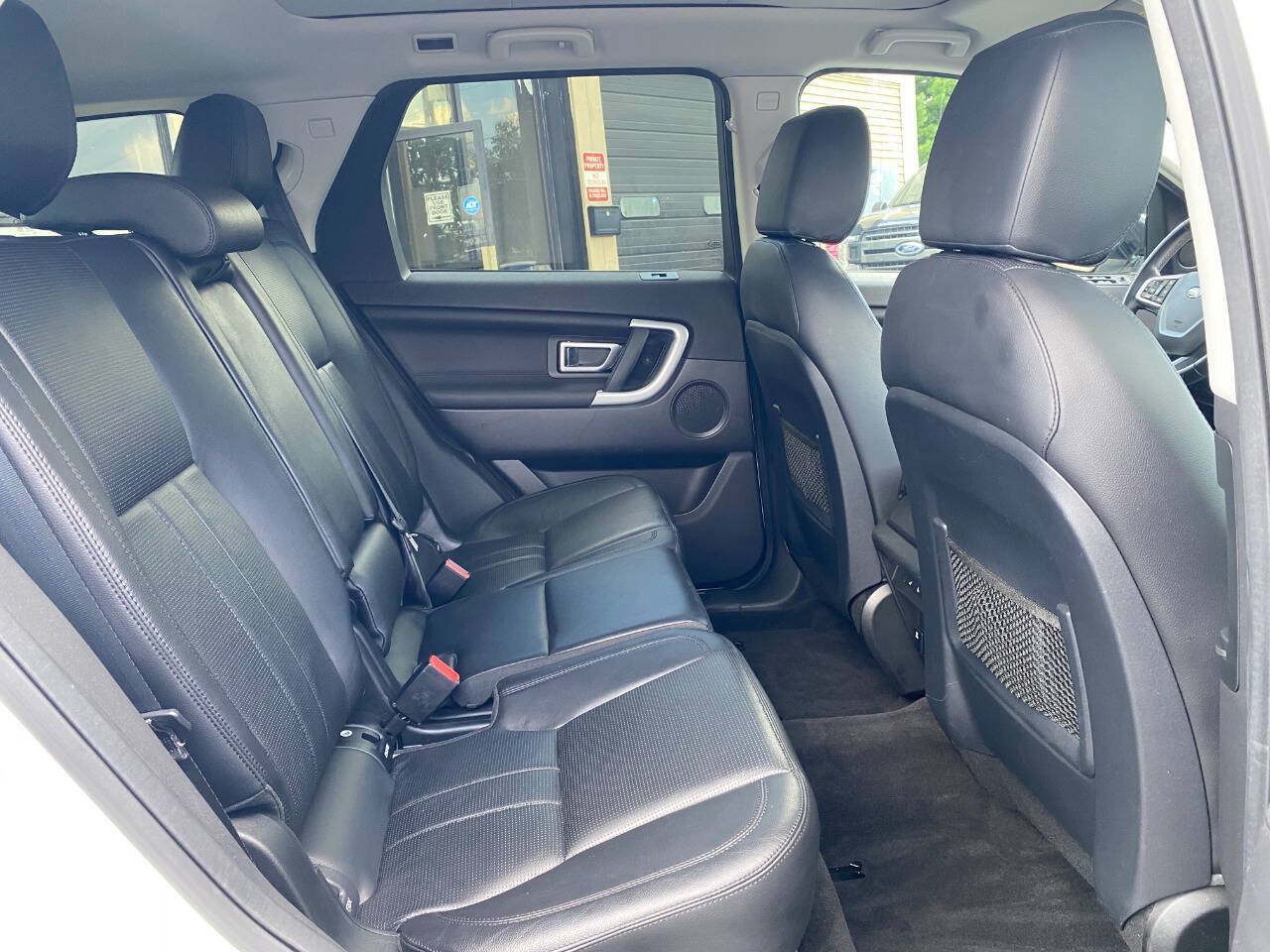 Used 2017 Land Rover Discovery Sport HSE AWD/4WD image 30