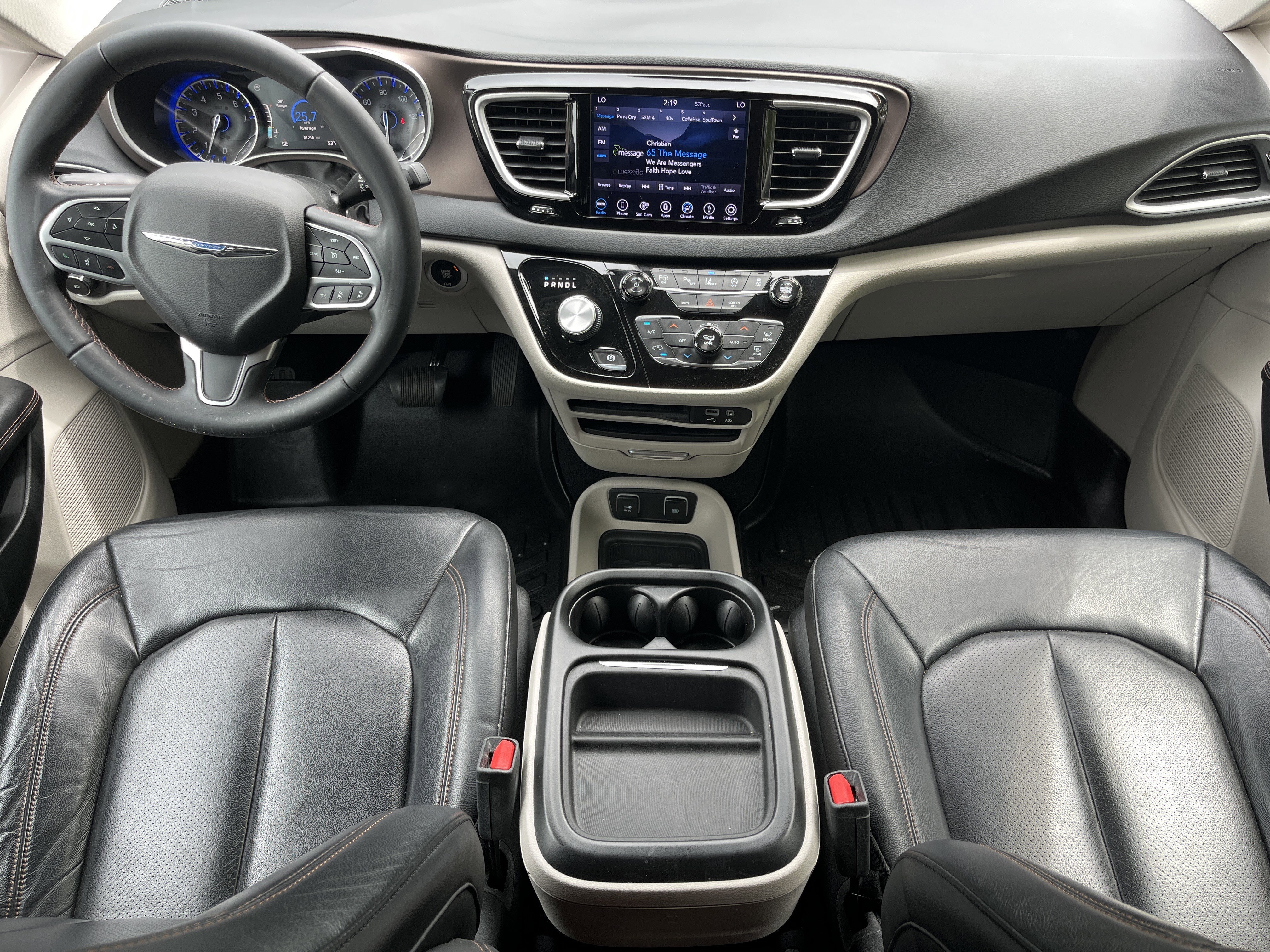 Used 2018 Chrysler Pacifica Touring-L w/ Advanced Safetytec Group image 3