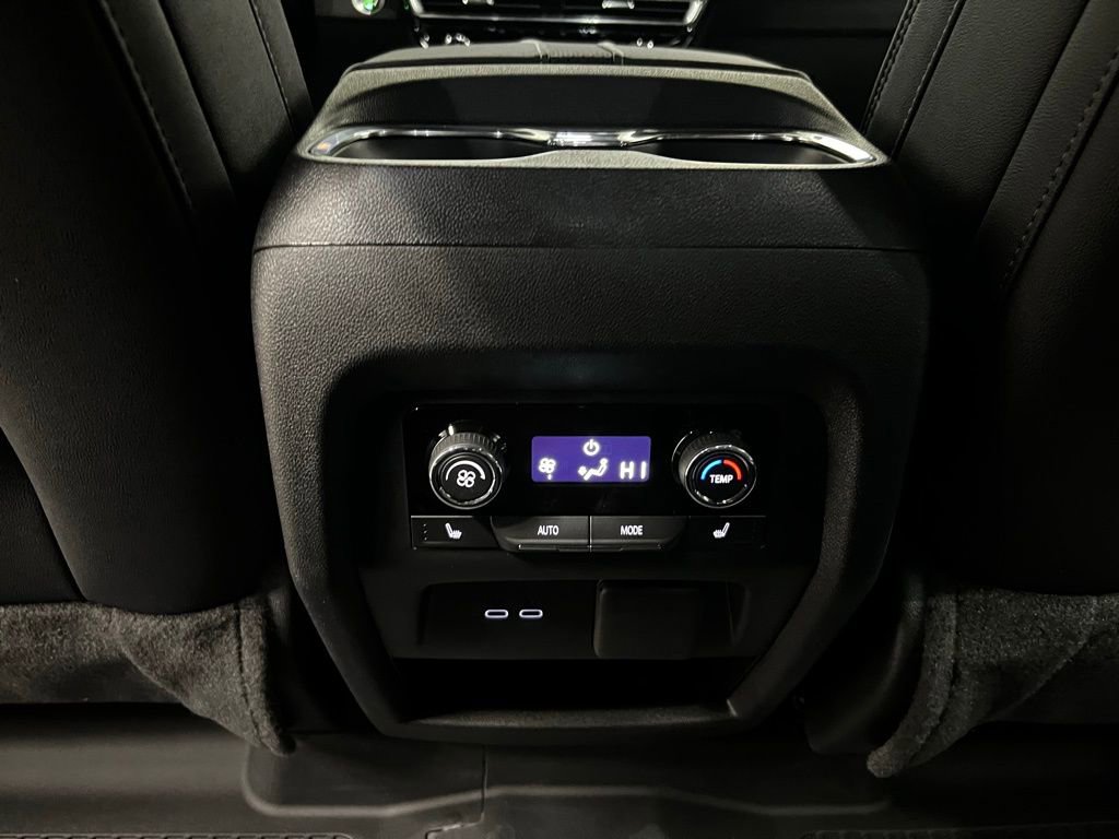 New 2026 Chevrolet Traverse High Country image 36