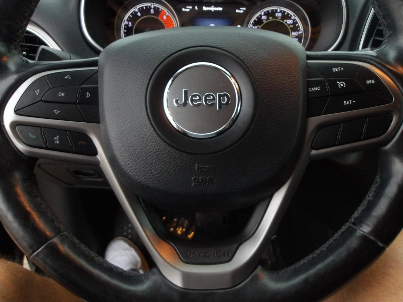 Used 2020 Jeep Cherokee Limited FWD image 20