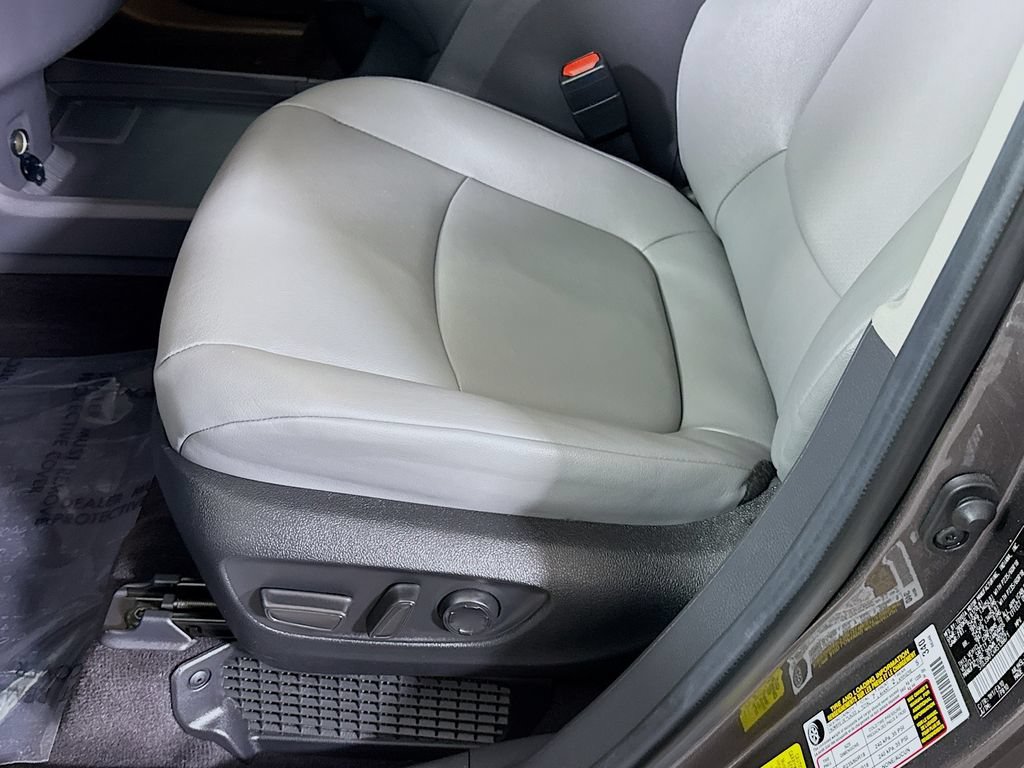 Certified 2024 Toyota Sienna XLE w/ XLE Plus Package AWD/4WD image 27