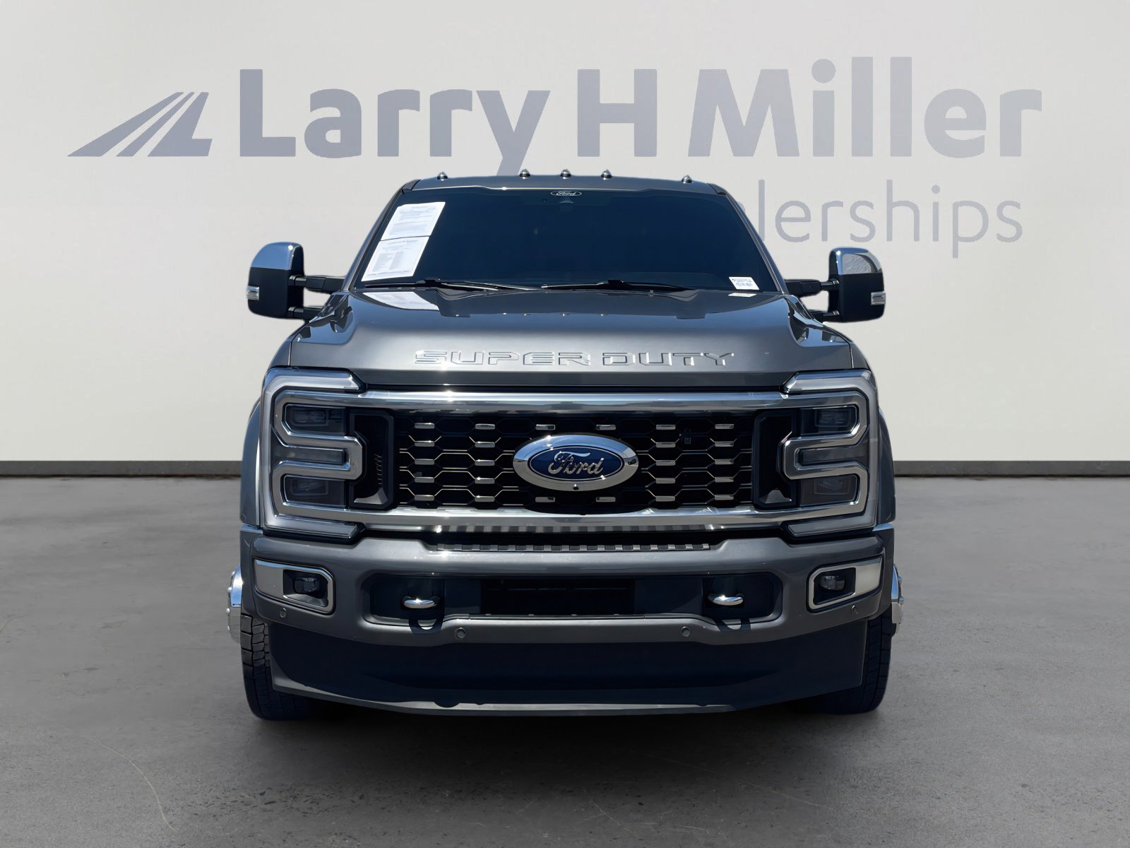 Certified 2024 Ford F450 Platinum w/ FX4 Off-Road Package AWD/4WD image 8
