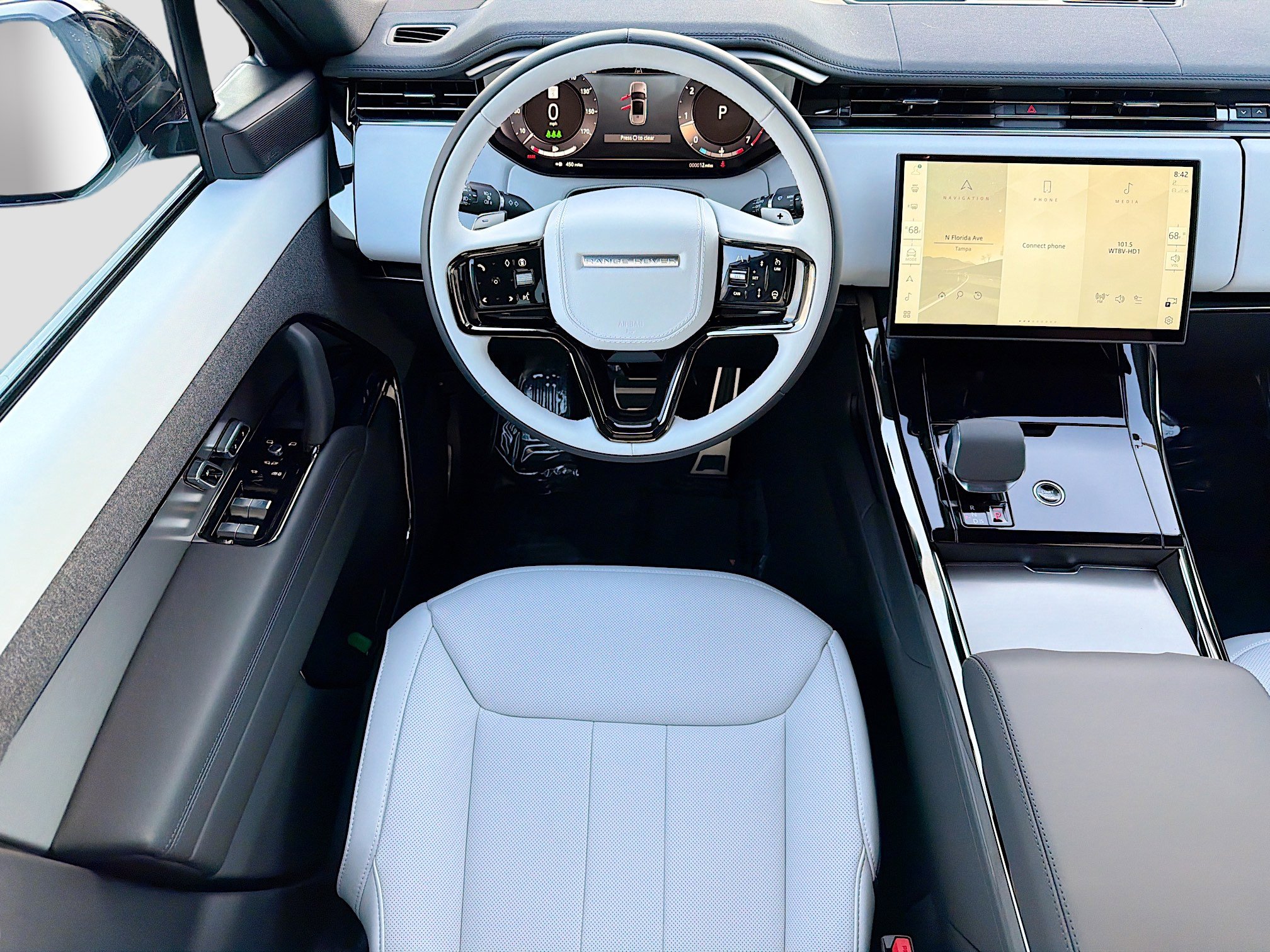 New 2026 Land Rover Range Rover Sport Dynamic SE AWD/4WD image 17