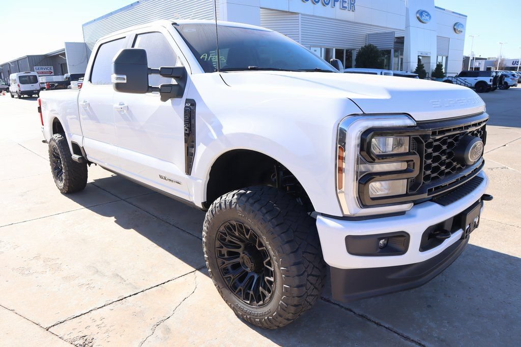 New 2026 Ford F250 XLT w/ XLT Premium Package AWD/4WD image 1