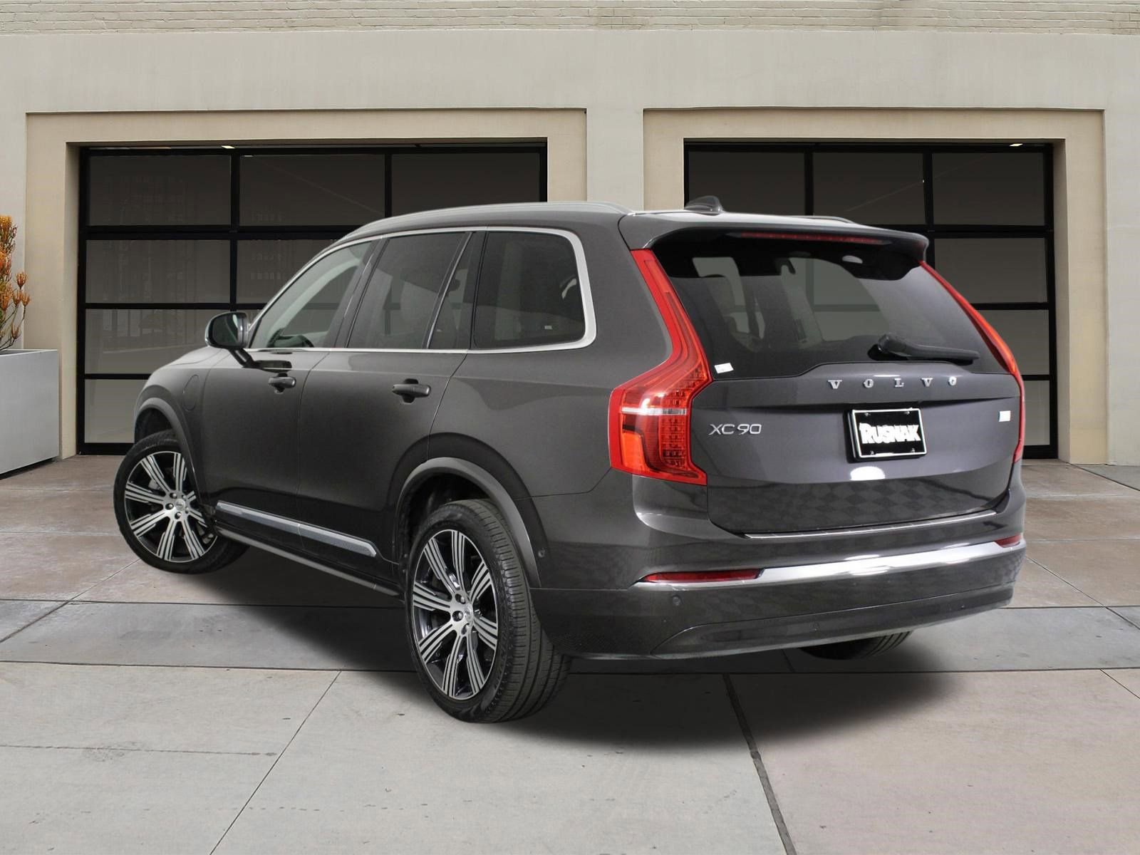 Certified 2024 Volvo XC90 T8 Plus w/ Protection Package Premier image 2