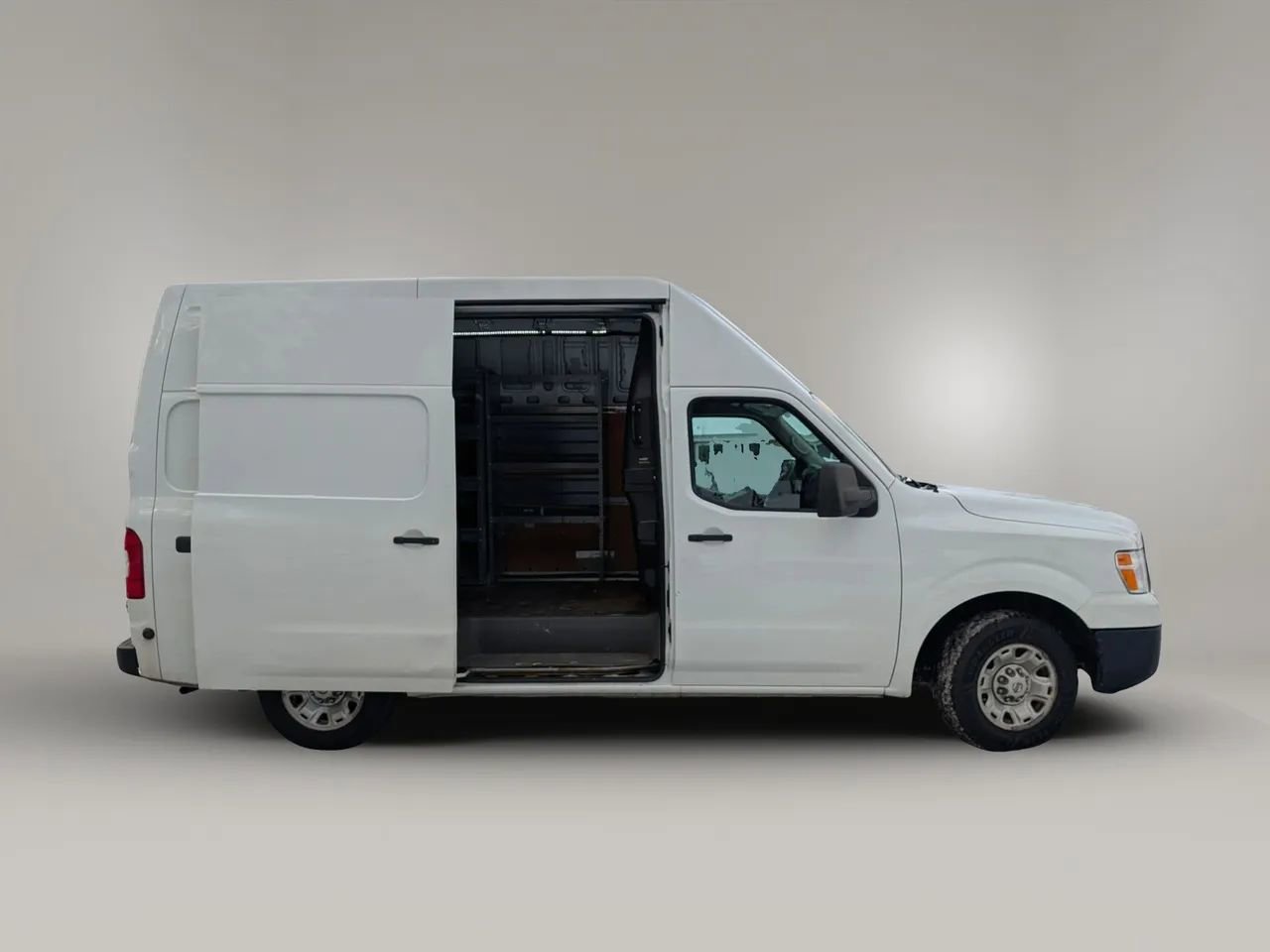 Used 2020 Nissan NV 2500 SV image 7