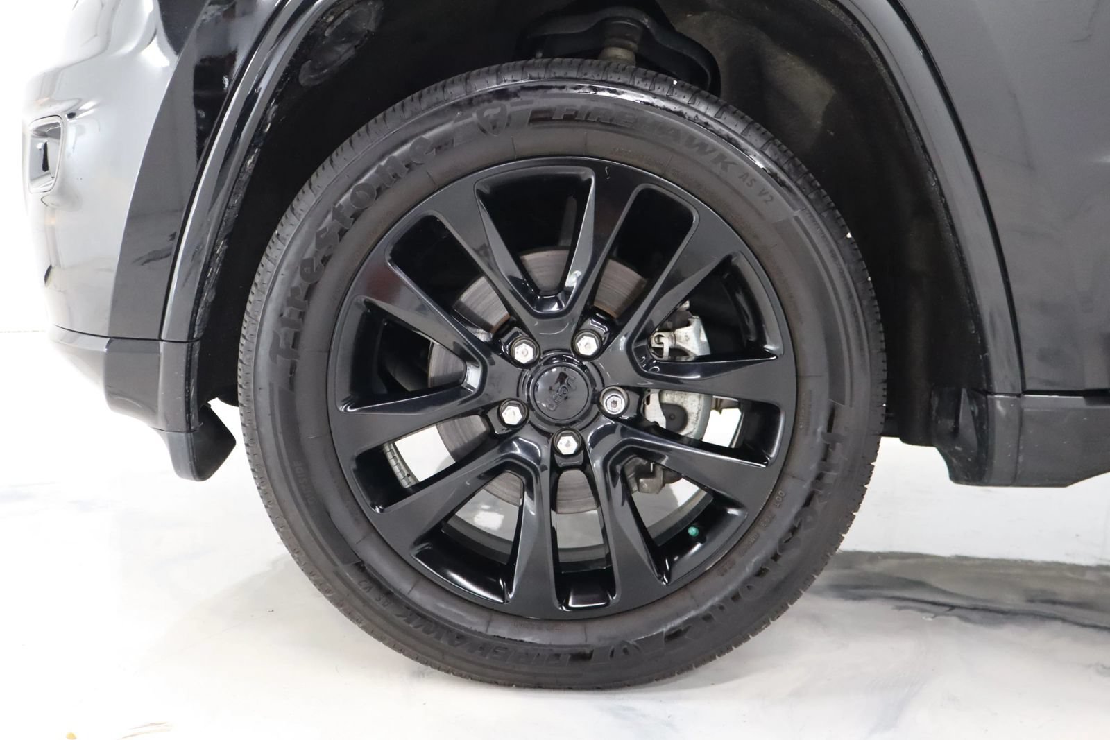 Used 2019 Jeep Grand Cherokee Altitude AWD/4WD image 12
