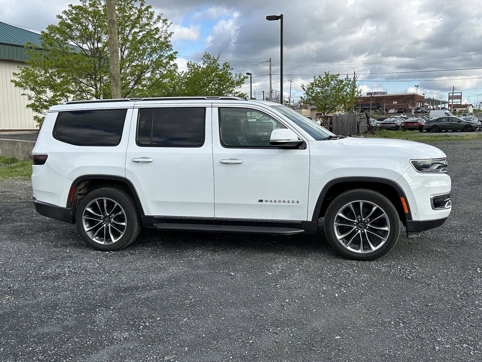 Used 2022 Jeep Wagoneer Series II w/ Premium Group I image 9