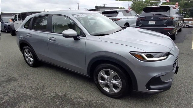 Used 2025 Honda HR-V LX image 2