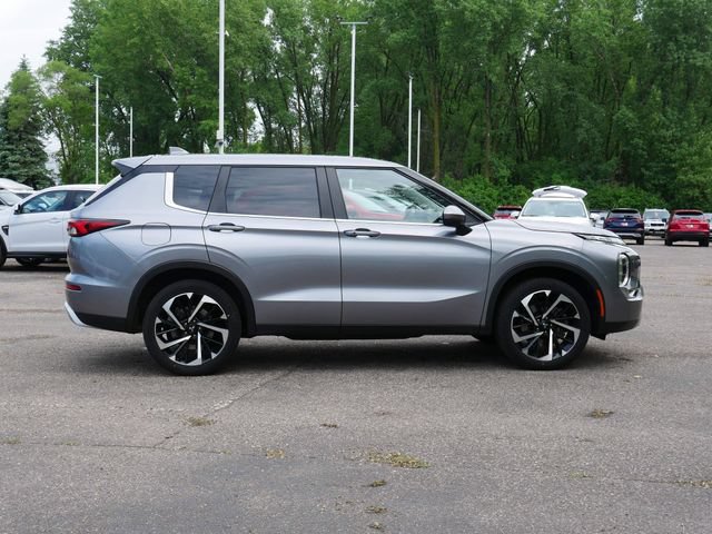 Used 2024 Mitsubishi Outlander SE AWD/4WD image 6