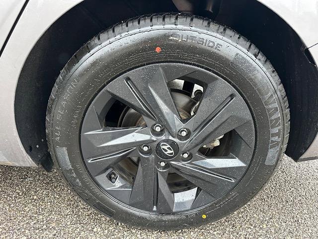Used 2023 Hyundai Elantra SEL image 30