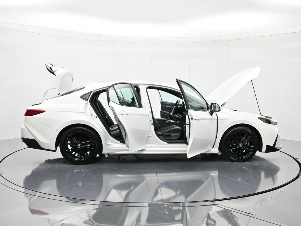 Used 2025 Toyota Camry SE image 46