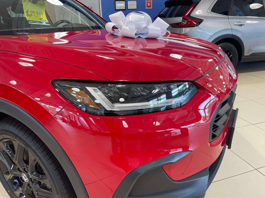 Certified 2025 Honda HR-V Sport image 8