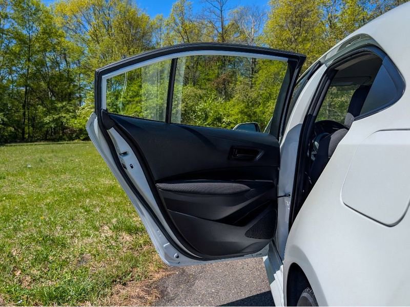 Used 2022 Toyota Corolla LE FWD image 11