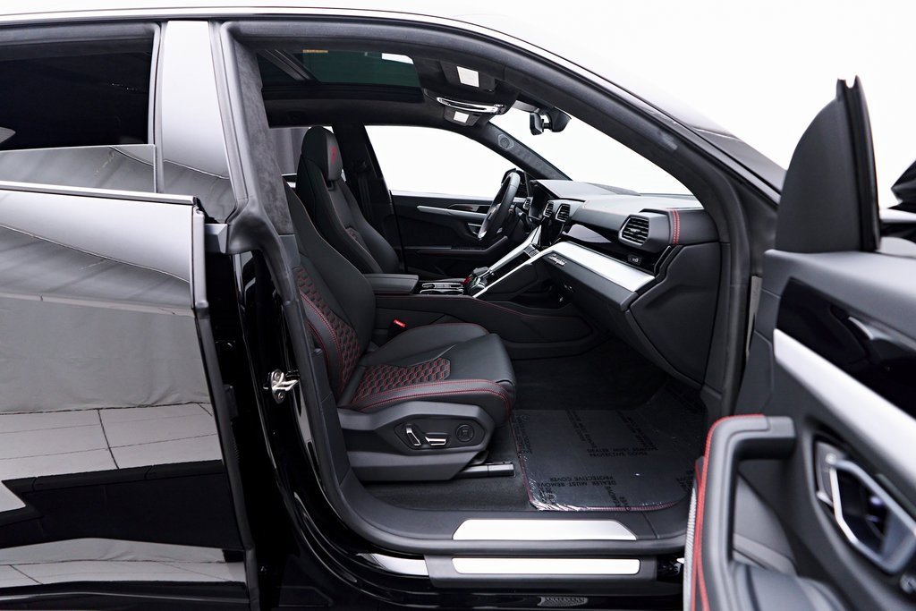 Used 2022 Lamborghini Urus image 30