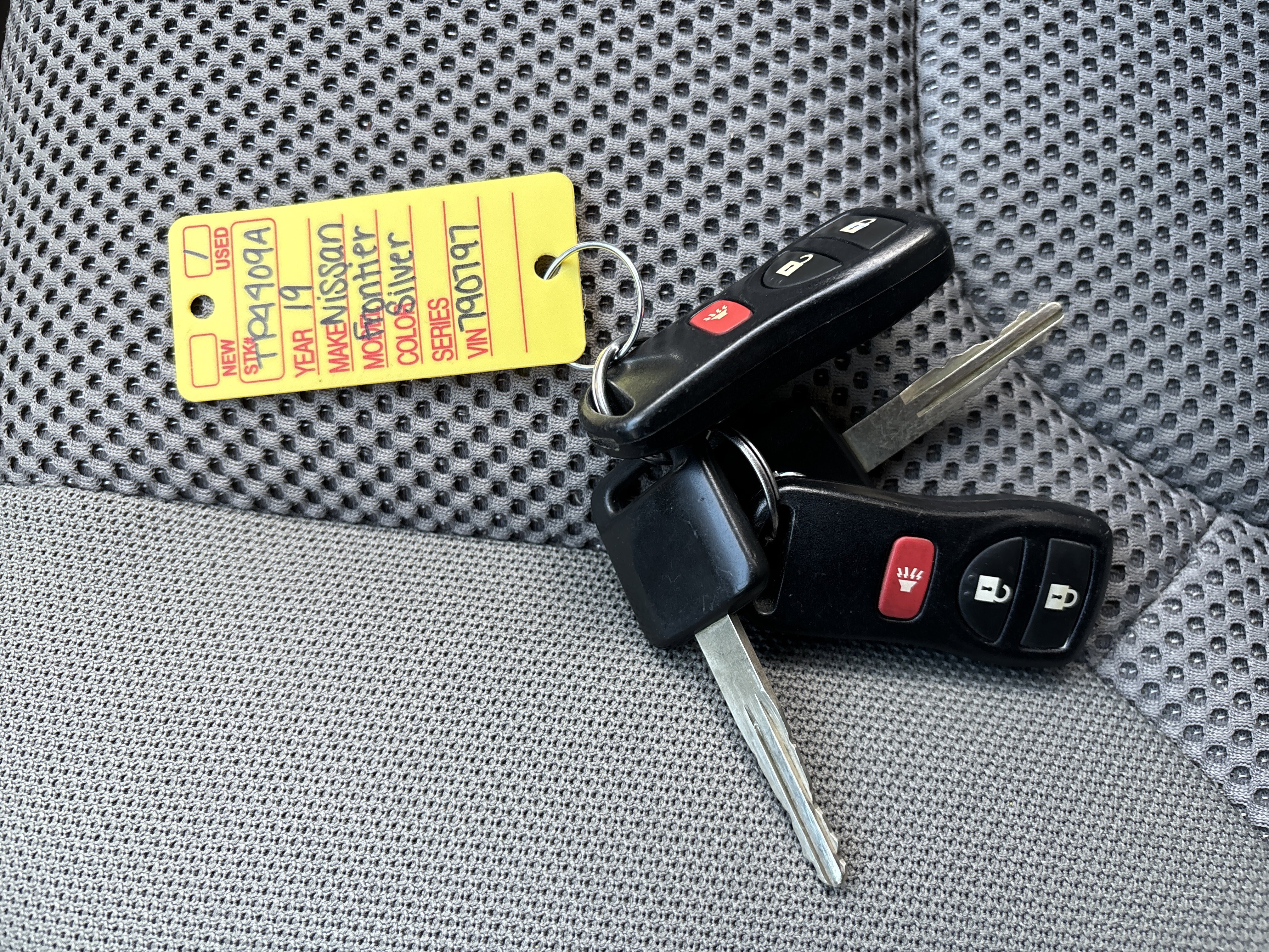 Used 2019 Nissan Frontier SV image 27