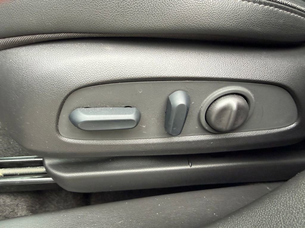 Used 2023 Buick Encore GX Essence w/ Experience Buick Package image 30