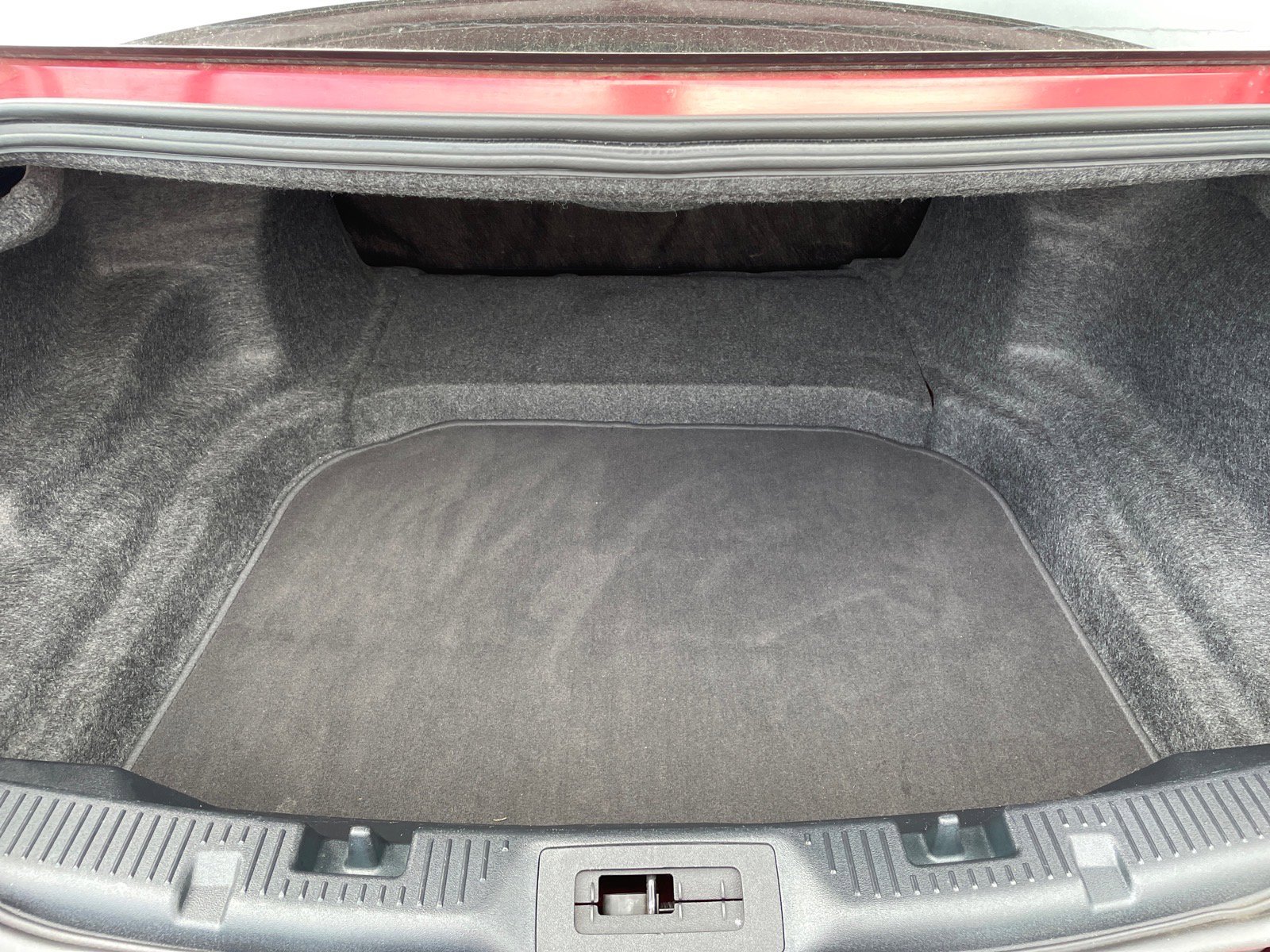 Used 2015 Lincoln MKS AWD w/ Equipment Group 201A image 7