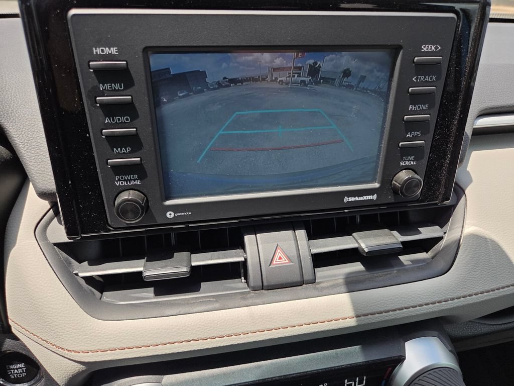 Used 2021 Toyota RAV4 XLE w/ Convenience Package FWD image 16