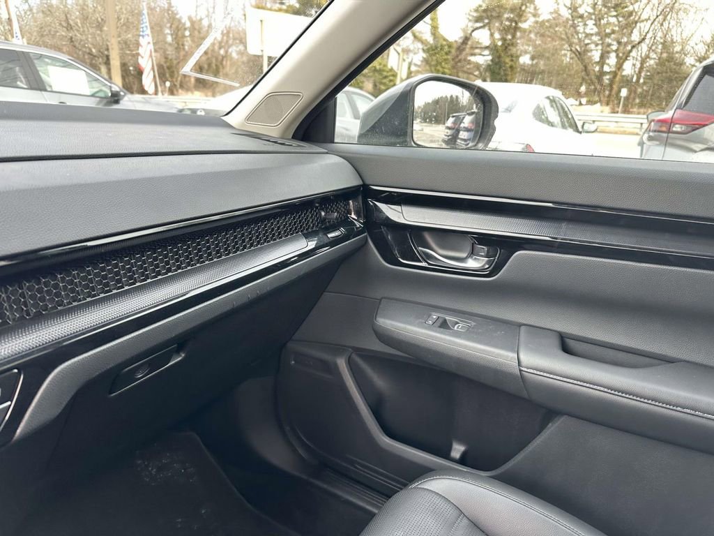 Used 2025 Honda CR-V EX-L image 32