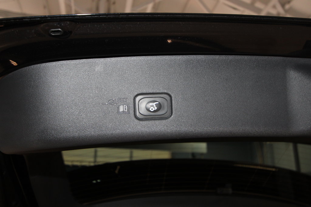Used 2024 Lincoln Nautilus Premier AWD/4WD image 39