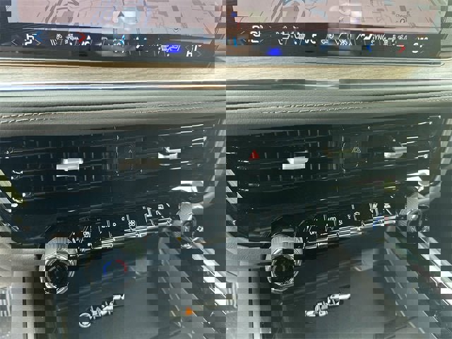 New 2026 Chevrolet Suburban High Country image 17