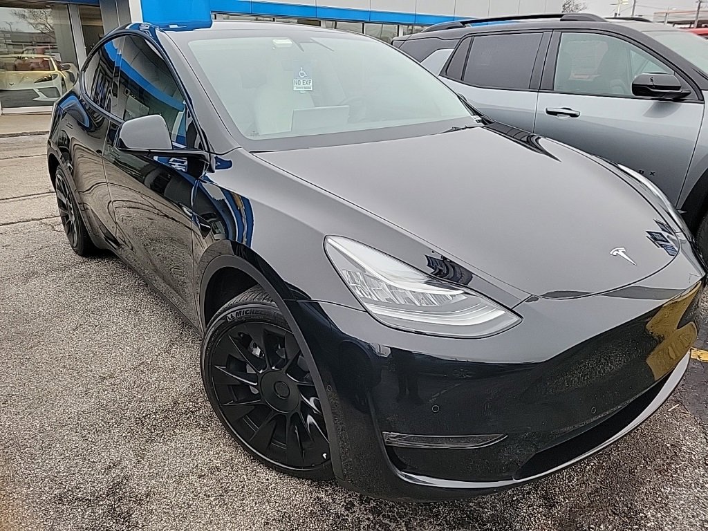 Used 2021 Tesla Model Y Long Range image 2