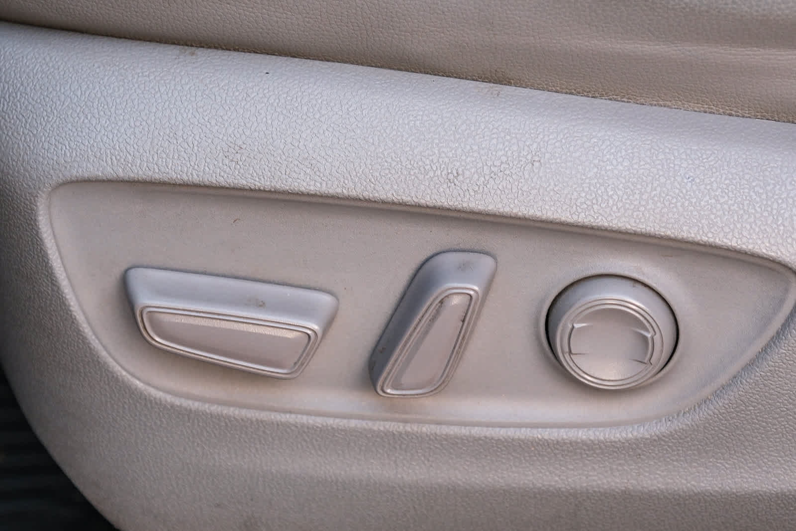 Used 2023 Toyota Highlander Limited FWD image 24