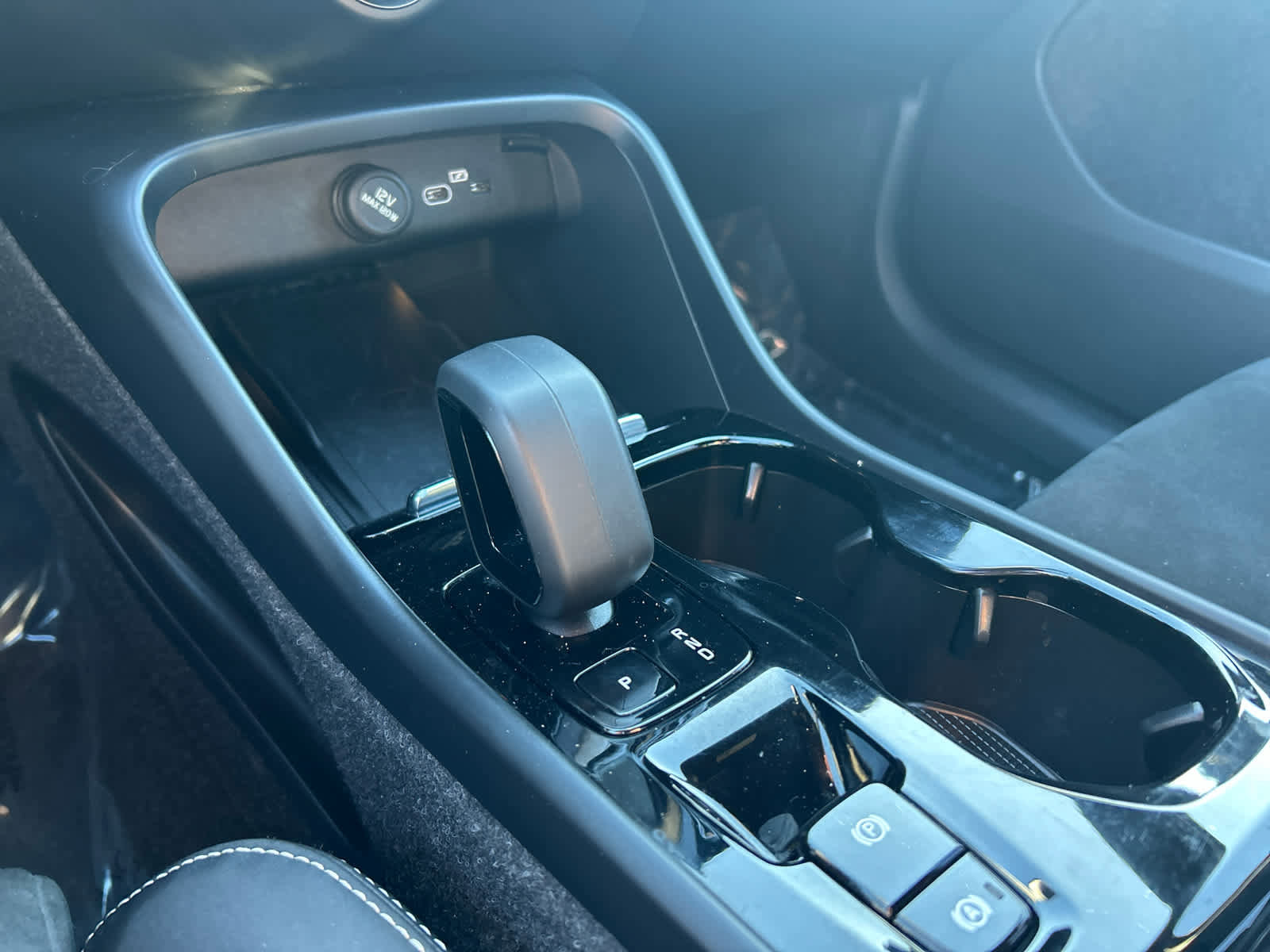 Used 2023 Volvo XC40 B5 Plus w/ Driver Assist Package image 25