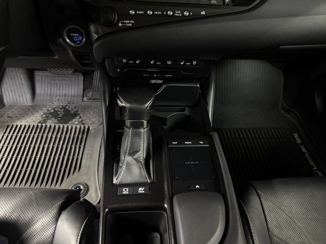 Used 2019 Lexus ES 300h w/ Accessory Package FWD image 16