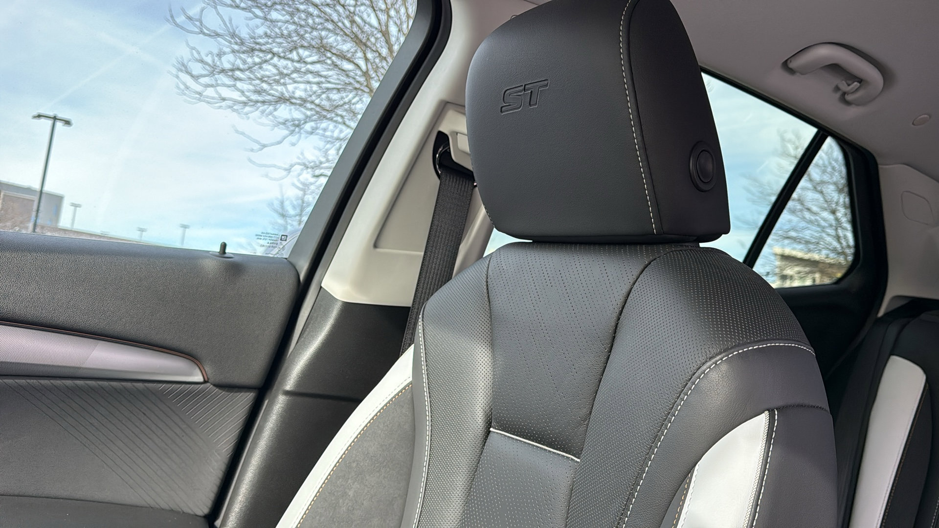 Used 2024 Buick Envision Sport Touring image 24