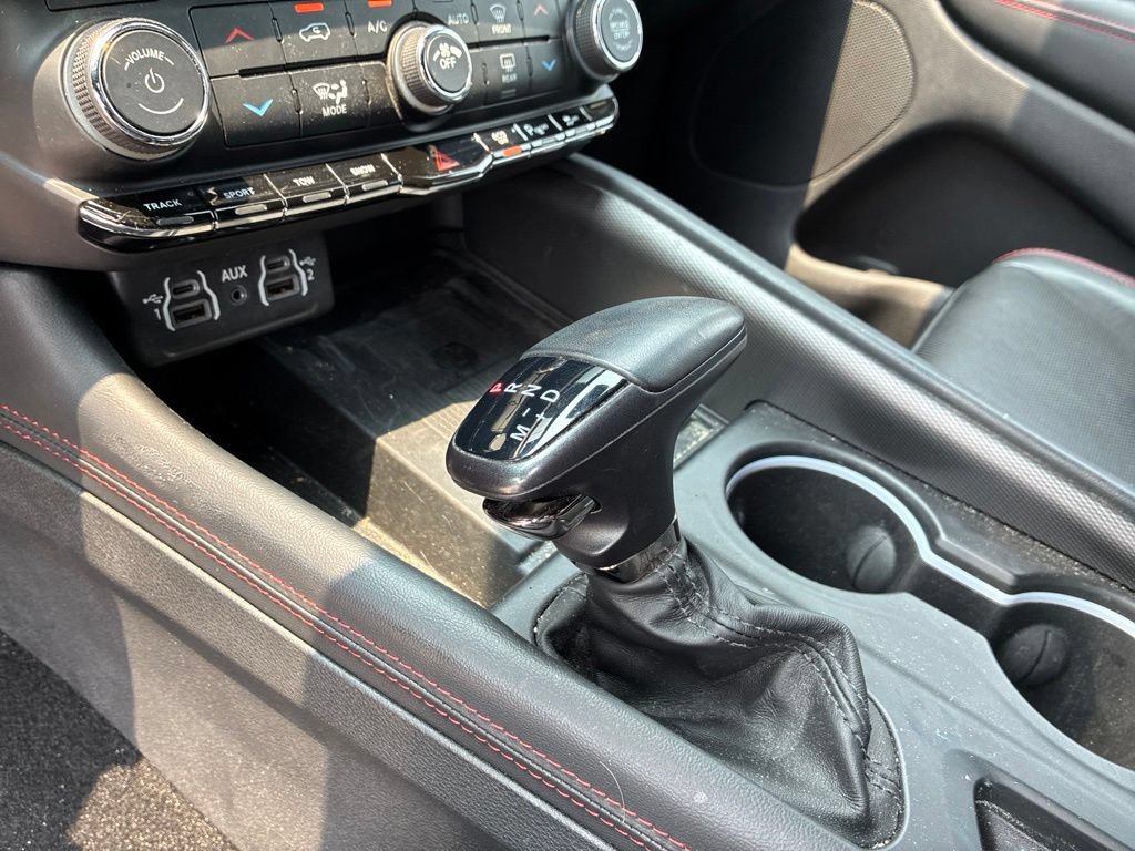 Used 2024 Dodge Durango R/T w/ Tow 'N Go Package AWD/4WD image 13