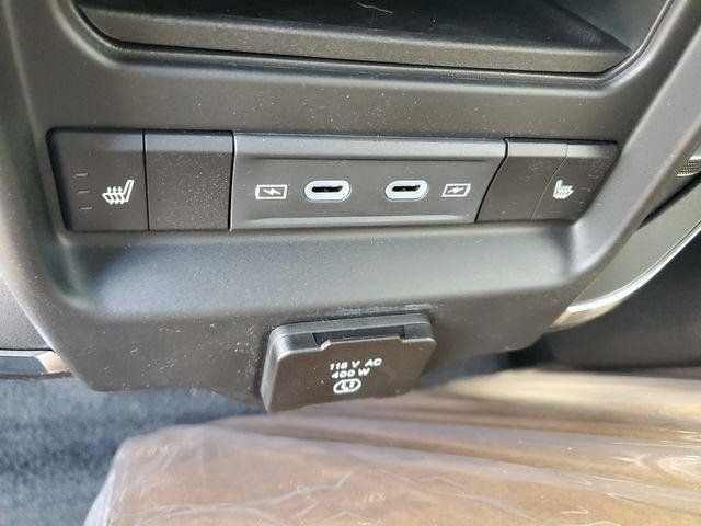 New 2026 RAM 1500 Laramie w/ Night Edition AWD/4WD image 11