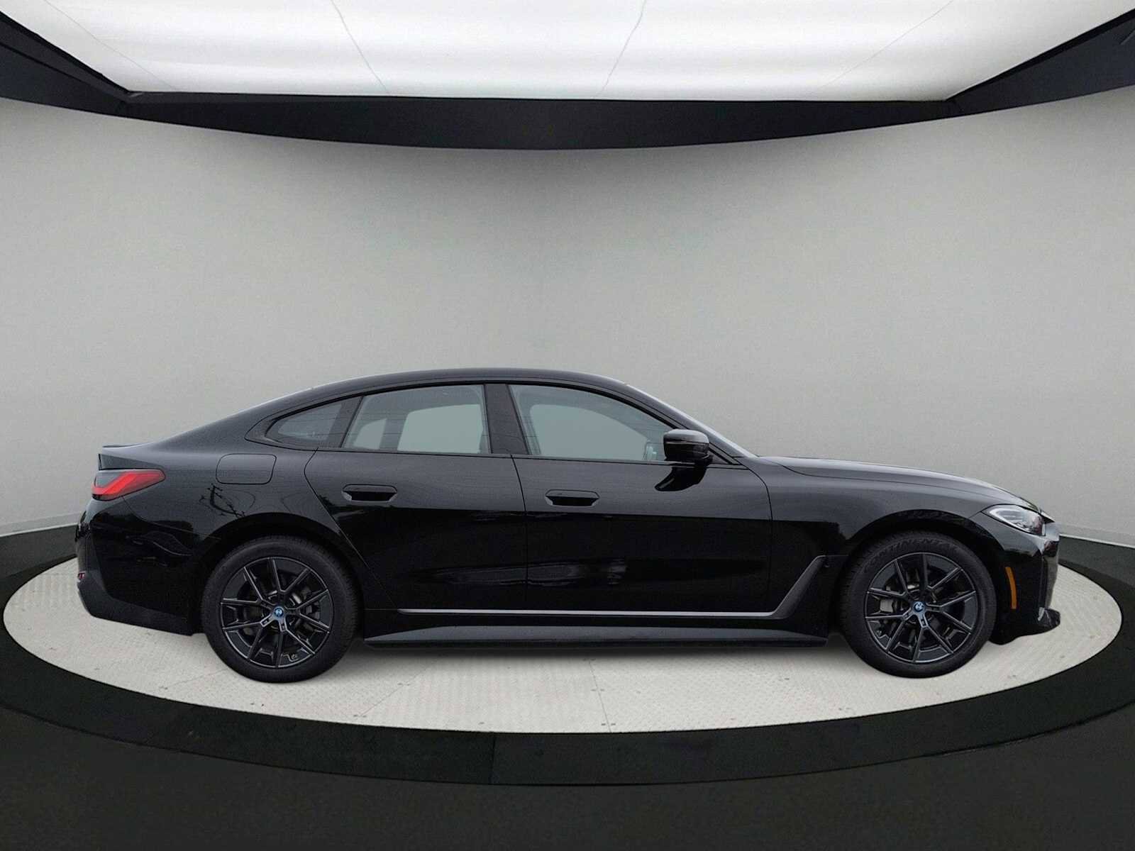 Certified 2023 BMW i4 eDrive35 RWD image 9