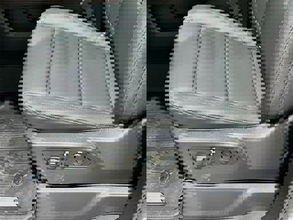 New 2026 GMC Sierra 1500 SLT image 20