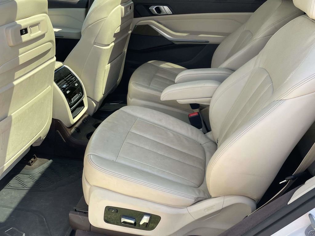 Used 2019 BMW X7 xDrive40i w/ Premium Package image 11