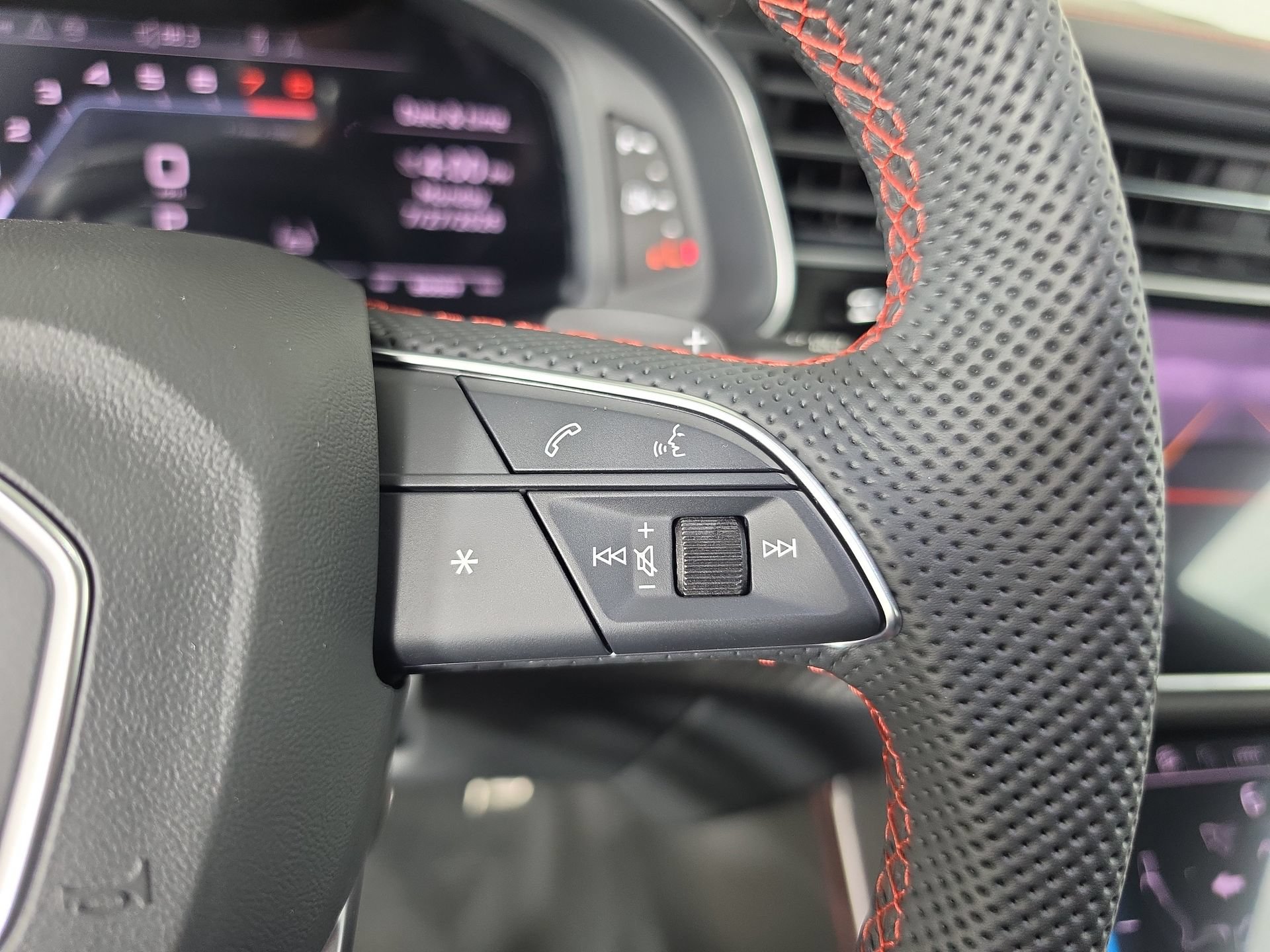 New 2026 Audi SQ8 Prestige AWD/4WD image 22