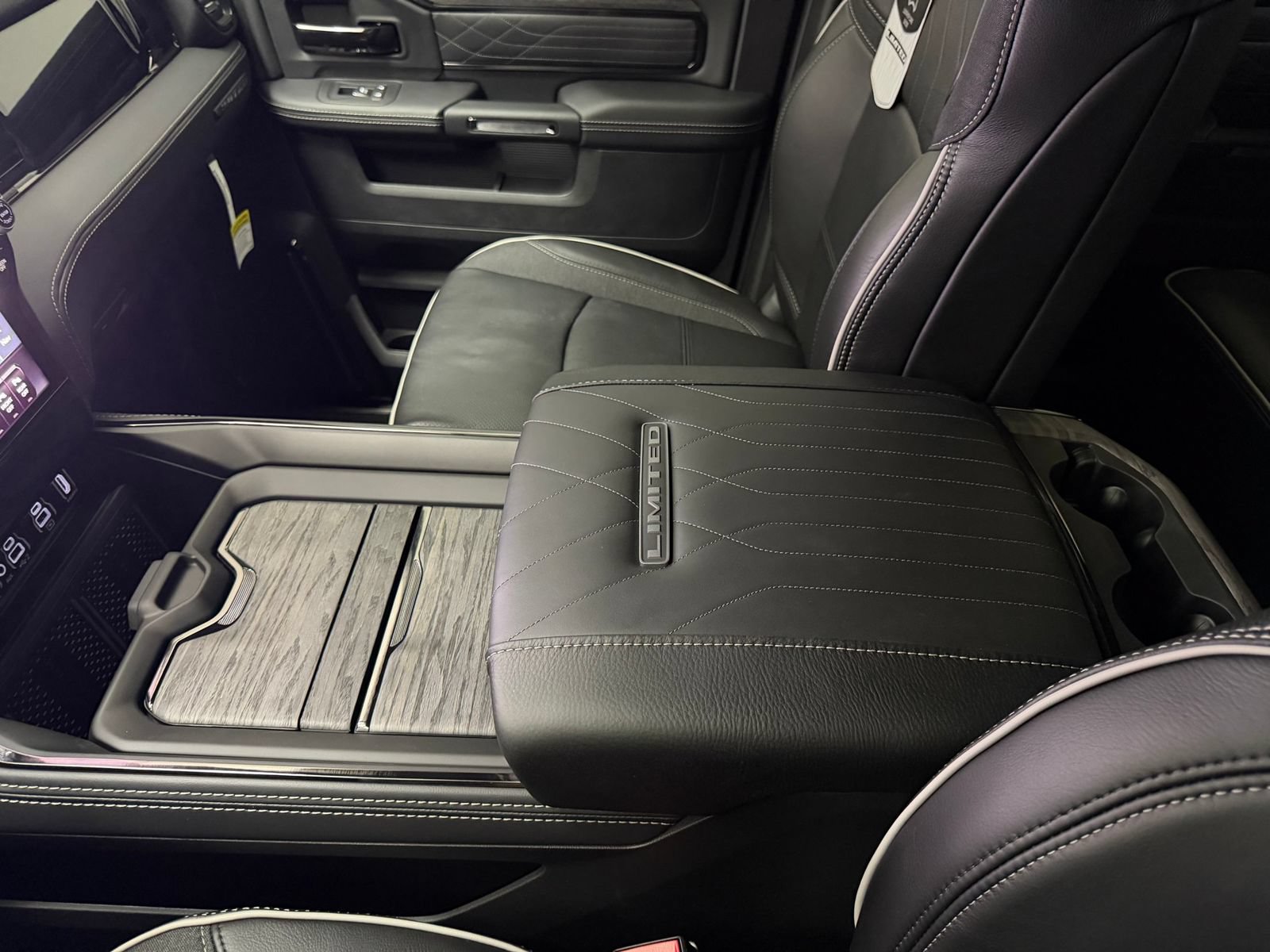 New 2026 RAM 3500 Limited AWD/4WD image 31